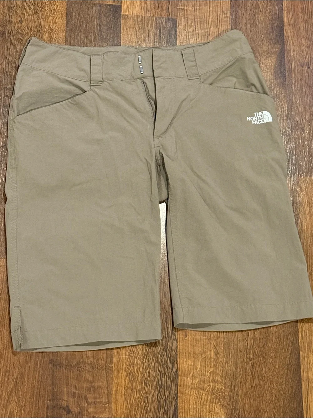 The North Face Women's Olive Green Hiking Bermuda shorts  (size 2)